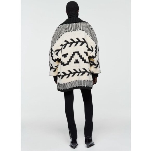 NWT ZARA Jacquard Cardigan Ecru Black M Blogger’s Favorite - Picture 5 of 16